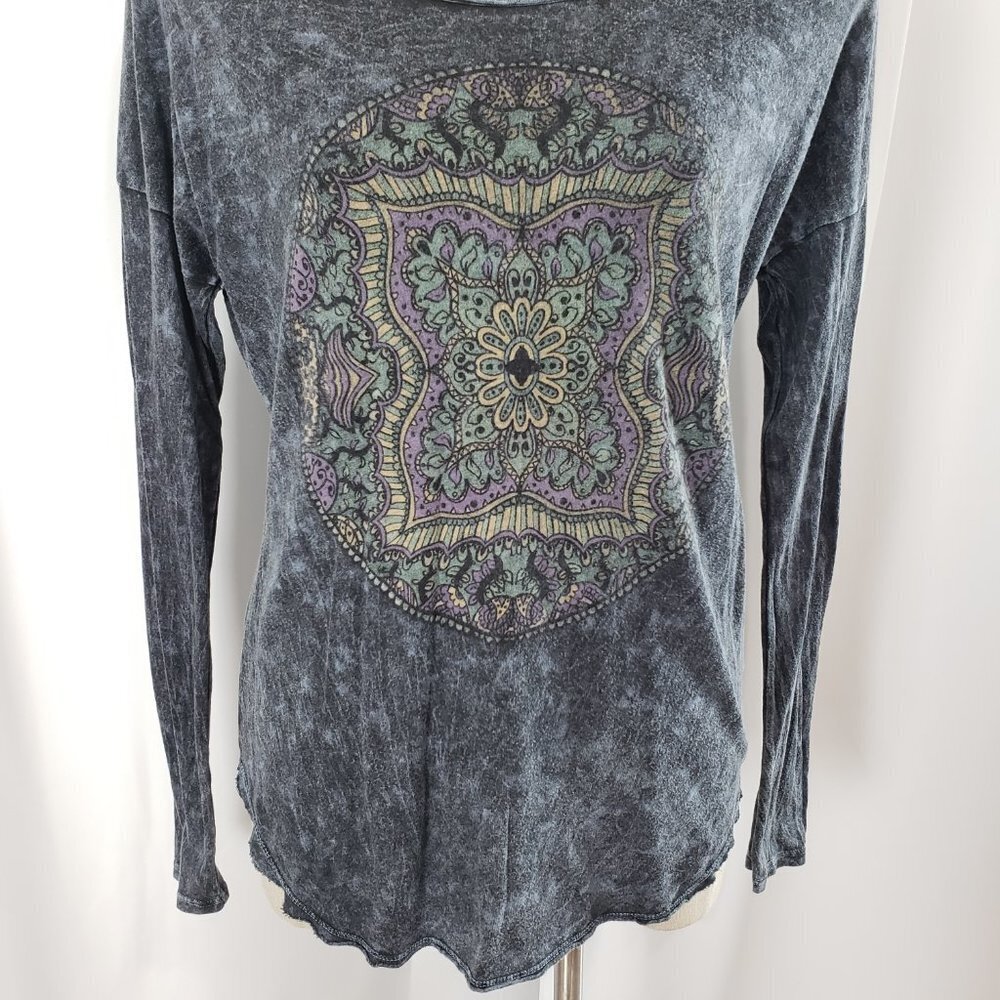 Signorelli Washed Out Distressed Graphic Bohemian Top Medium - Picture 7 of 12